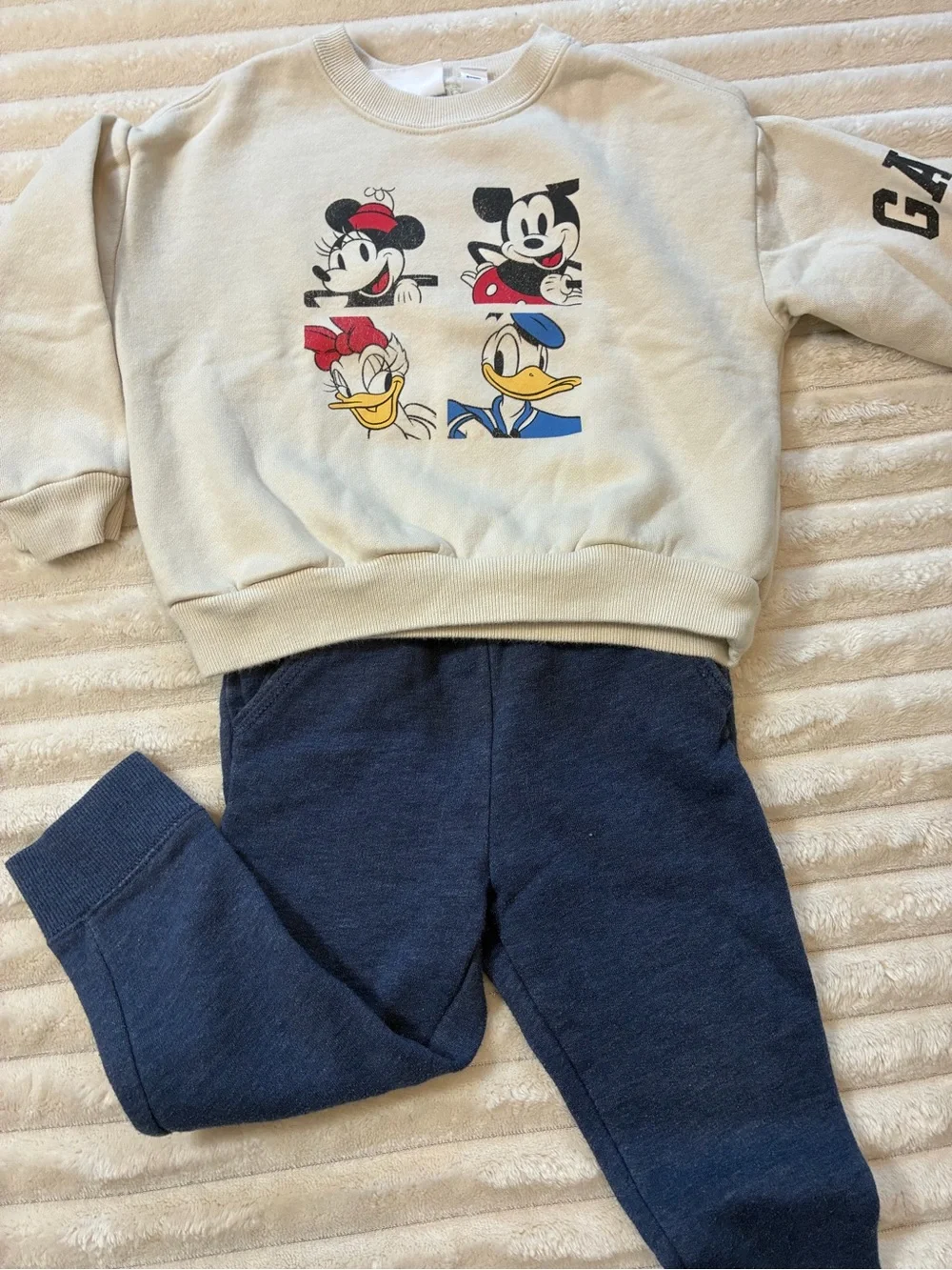 Gap 2T Disney Mickey & Friends Off White Sweatshirt